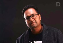 অবশেষে ‘দ্য জুকবক্স’কে নিয়ে লাইভ আসছেন শত্রুজিৎ..